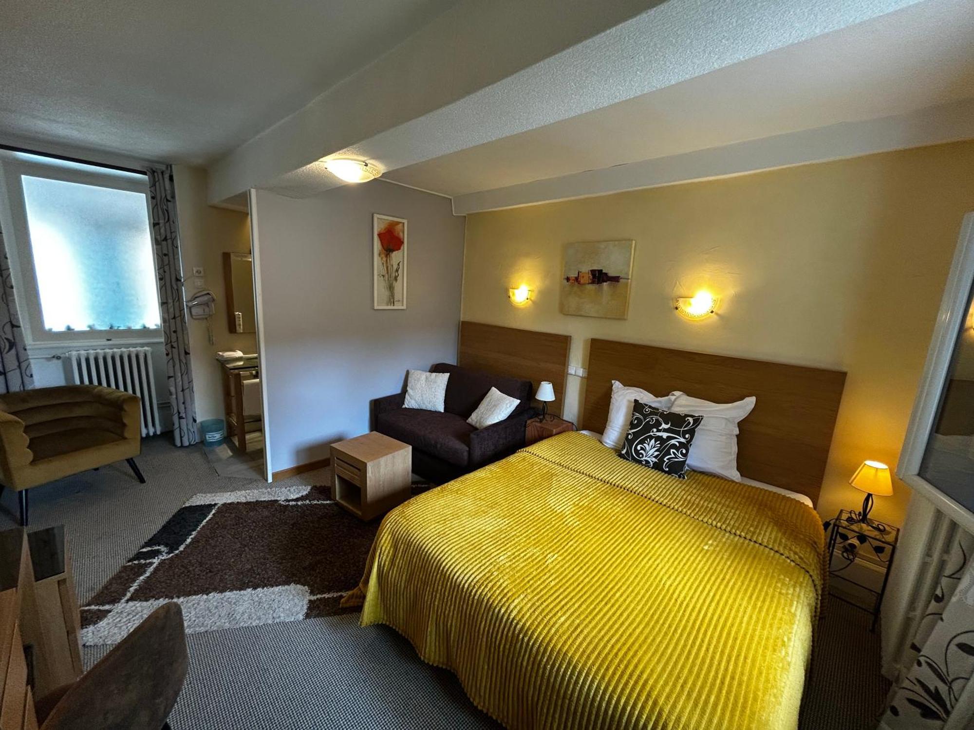 Au Soleil D'Or Otel Pontaubert Dış mekan fotoğraf